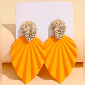 Fall Is Here Leaf Drop Earrings